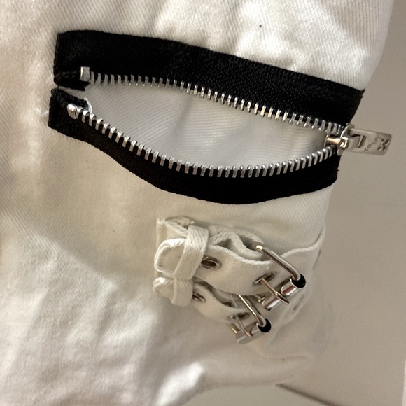 TRIPP NYC LG. WHITE & BLACK BIKER/MOTO JACKET~ZIPPERS, STRAPS, STUDS & CLASPS - Picture 14 of 15